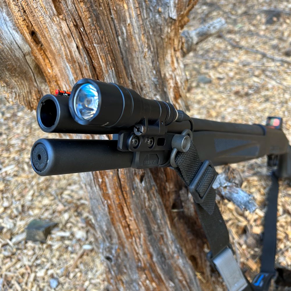 HBI MOSSBERG 940 PRO ALUMINUM BARREL TUBE CLAMP, M-LOK MOUNT, SUREFIRE LIGHT INSTALLED_2