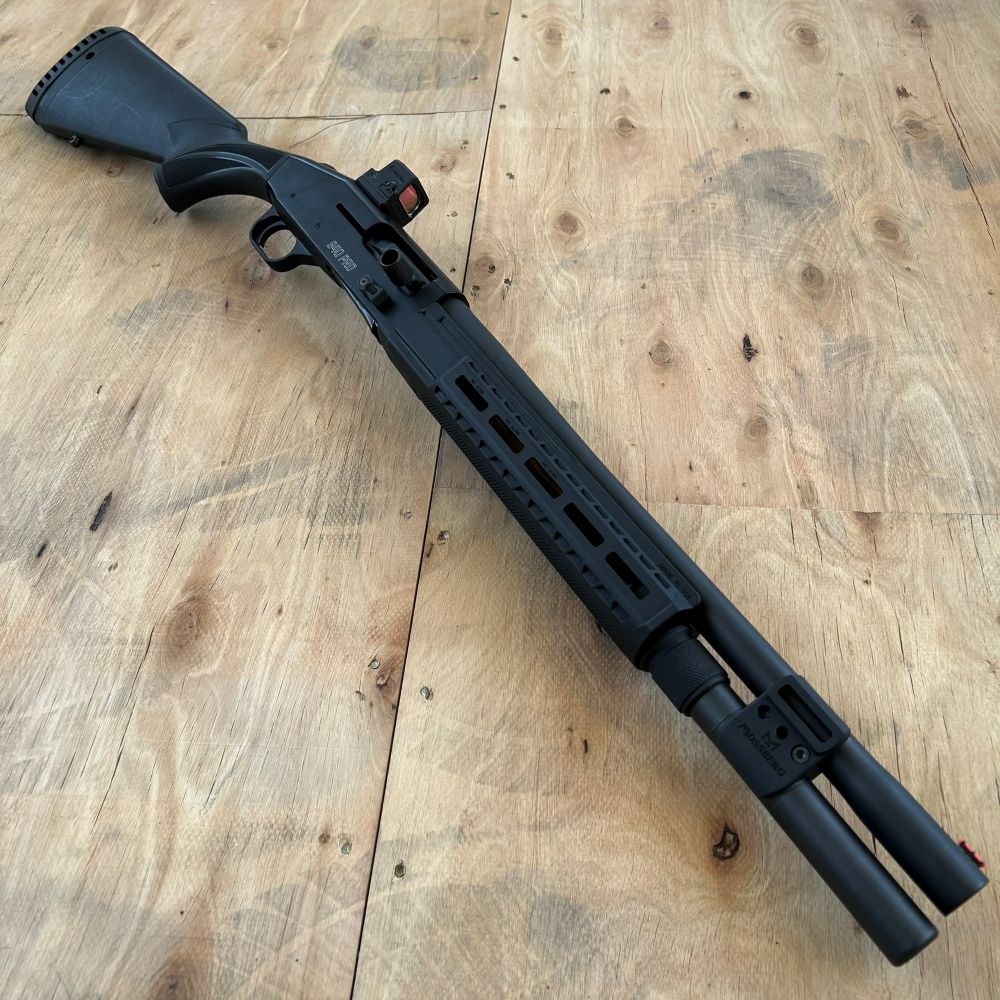HBI PAKSE MOSSBERG 930 940 990 HANDGUARD, INSTALLED, ISO_1
